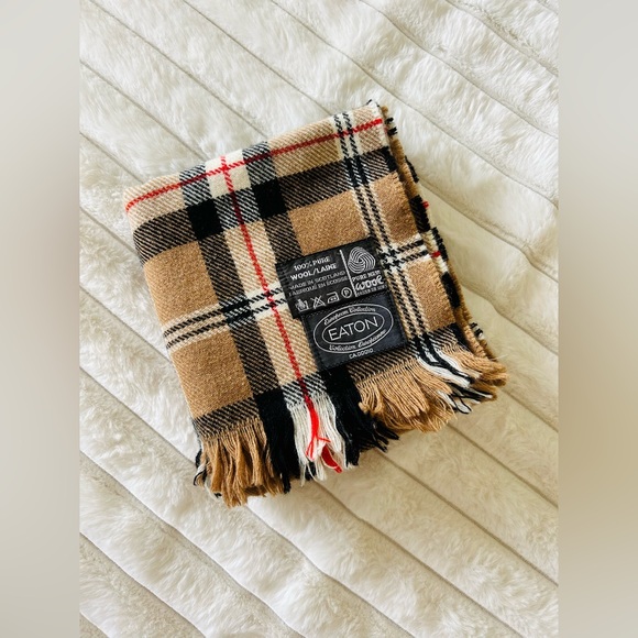 Vintage Accessories - VINTAGE Eaton 100% Wool Plaid Scarf